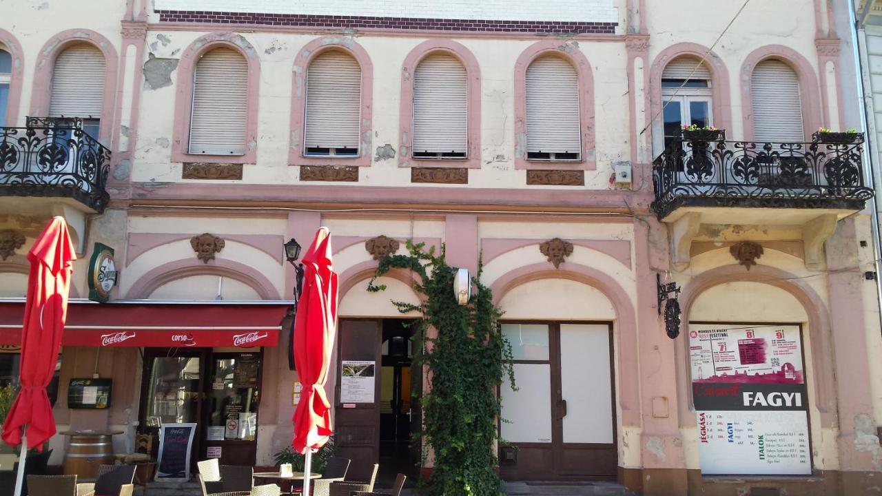 Promenad Apartman Mohács エクステリア 写真